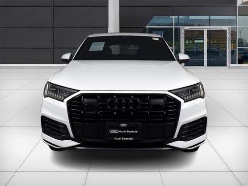2023 Audi Q7 45 Premium Plus
