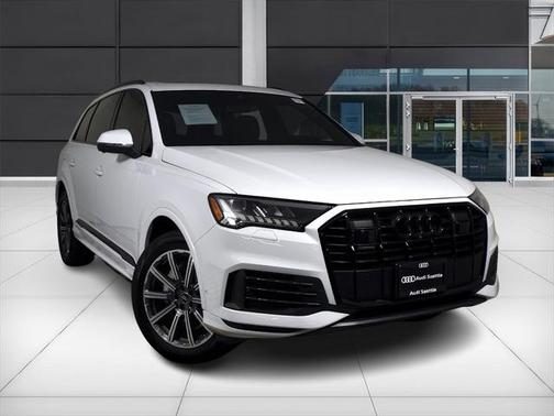 2023 Audi Q7 45 Premium Plus