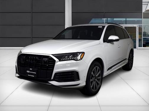 2023 Audi Q7 45 Premium Plus