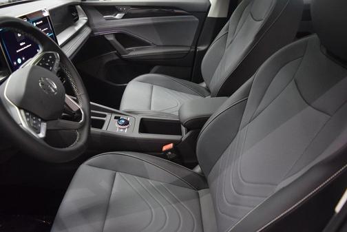 2025 Volkswagen Tiguan 2.0T SE 4MOTION