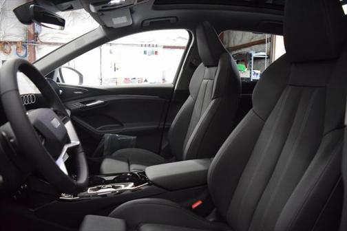 2025 Audi Q6 e-tron Premium