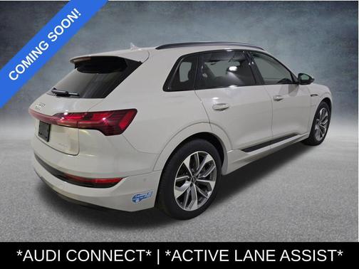 2021 Audi e-tron Premium Plus