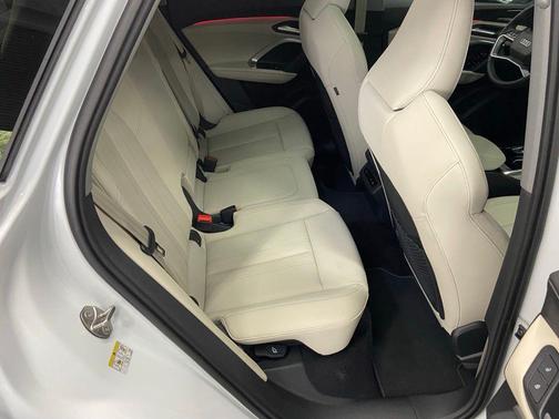 Glacier White 2026 Audi Q5 2.0T Prestige
