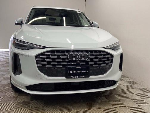 Glacier White 2026 Audi Q5 2.0T Prestige