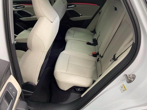 Glacier White 2026 Audi Q5 2.0T Prestige