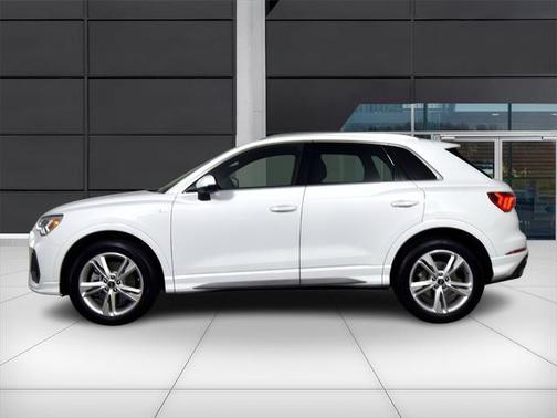 2022 Audi Q3 45 S line Premium Plus