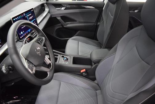 2025 Volkswagen Tiguan 2.0T SE 4MOTION