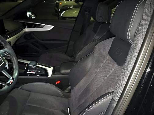 2024 Audi A4 45 S line Premium Plus