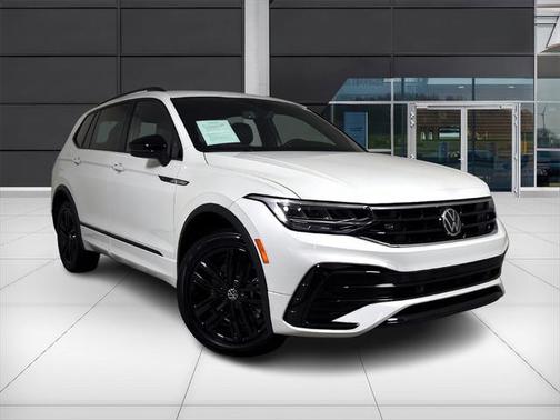 2022 Volkswagen Tiguan 2.0T SE R-Line Black 4MOTION