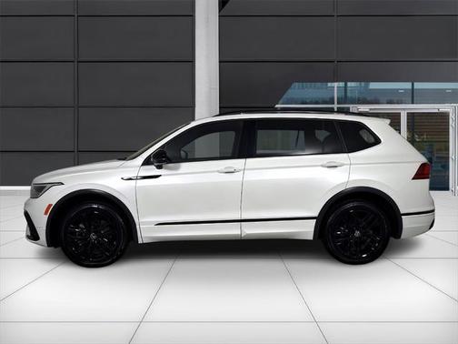 2022 Volkswagen Tiguan 2.0T SE R-Line Black 4MOTION