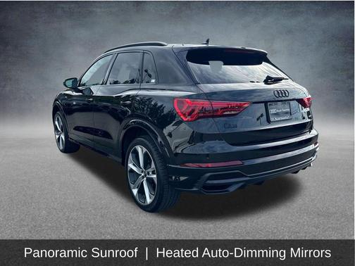 Mythos Black Metallic 2021 Audi Q3 45 S line Premium