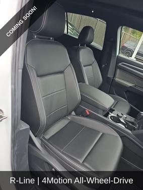 Opal White Pearl 2023 Volkswagen Atlas Cross Sport 2.0T SEL