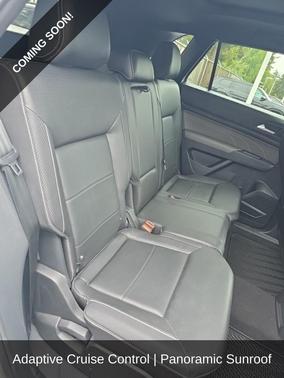 Opal White Pearl 2023 Volkswagen Atlas Cross Sport 2.0T SEL