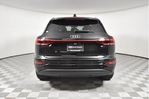 2025 Audi Q6 e-tron Premium