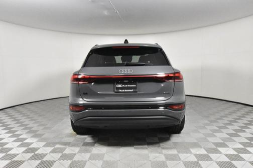 2025 Audi Q6 e-tron Prestige