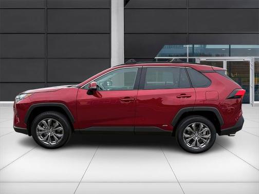 2022 Toyota RAV4 Hybrid XLE Premium