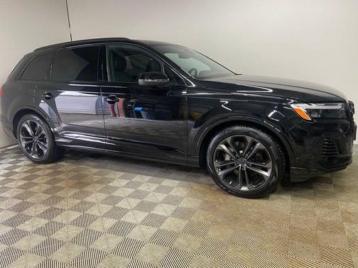 Black Metallic 2026 Audi Q7 55 Premium Plus