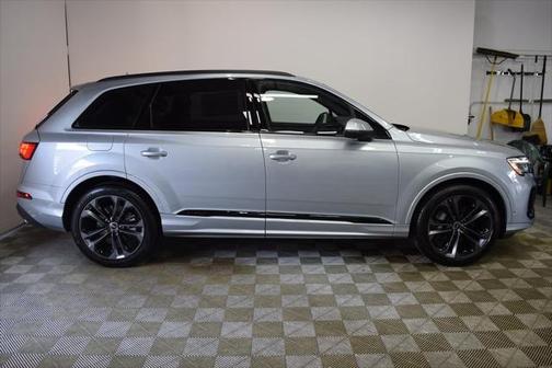 2025 Audi Q7 55 Prestige