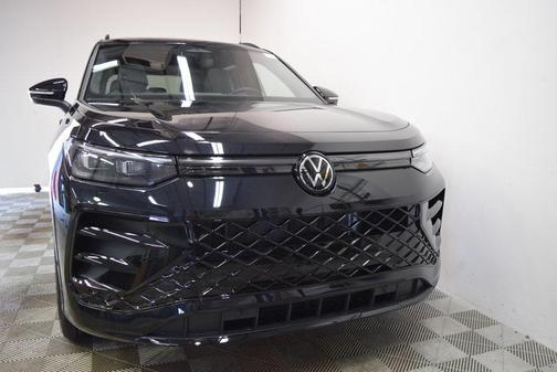 2025 Volkswagen Tiguan 2.0T SE R-Line Black 4MOTION