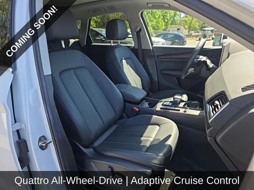 Glacier White Metallic 2023 Audi Q5 40 Premium Plus