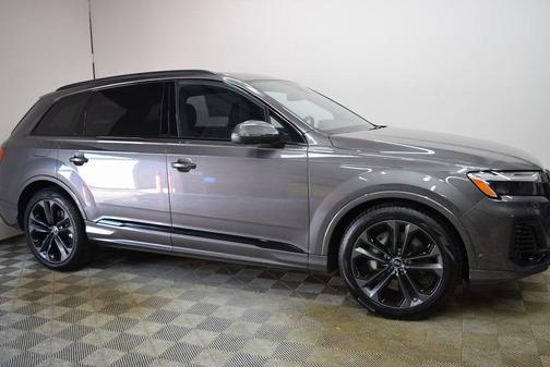 2025 Audi Q7 55 Premium Plus