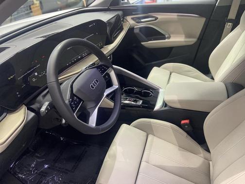 2025 Audi Q5 2.0T Premium Plus