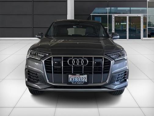 2023 Audi Q7 45 Premium Plus