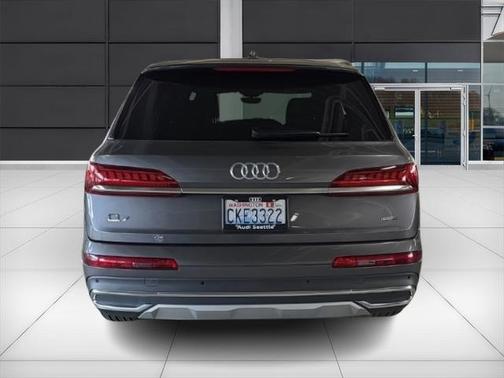 2023 Audi Q7 45 Premium Plus