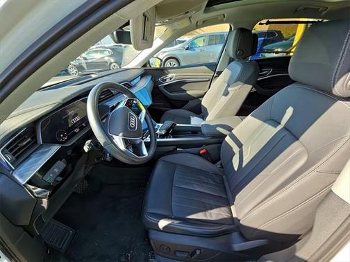 2021 Audi e-tron Premium