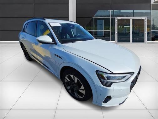 2021 Audi e-tron Premium