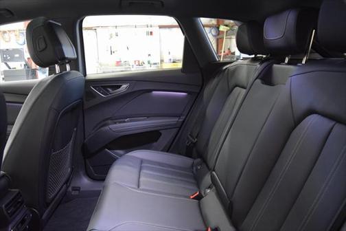 2025 Audi Q4 e-tron Premium Plus