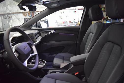 2025 Audi Q4 e-tron Premium Plus