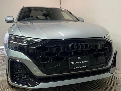 Satellite Silver 2026 Audi Q8 55 Prestige