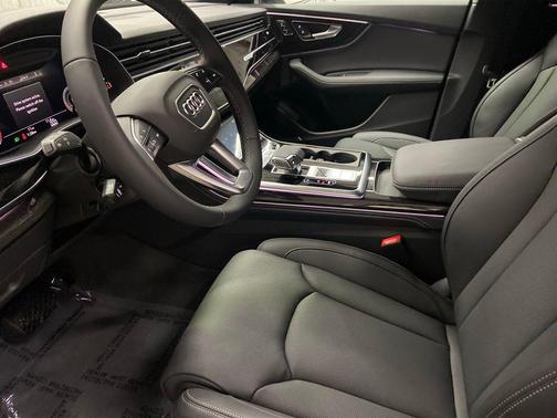 Satellite Silver 2026 Audi Q8 55 Prestige