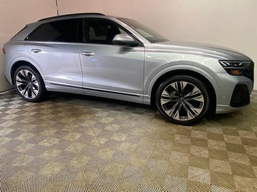 Satellite Silver 2026 Audi Q8 55 Prestige