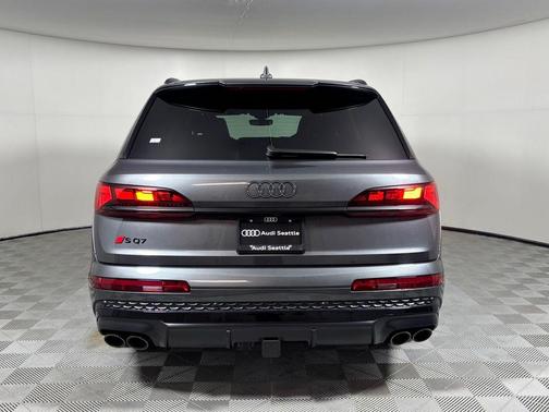 Daytona Gray Pearl 2026 Audi SQ7 4.0T Prestige