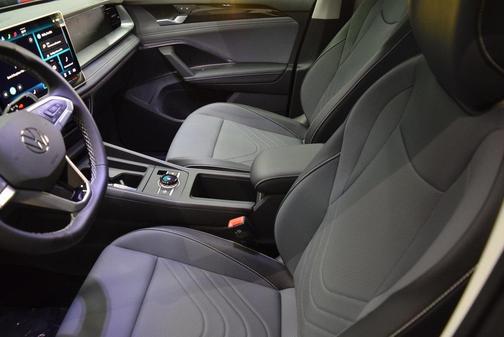 2025 Volkswagen Tiguan 2.0T SE 4MOTION