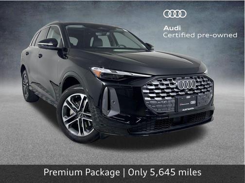 Mythos Black Metallic 2025 Audi Q5 2.0T Premium
