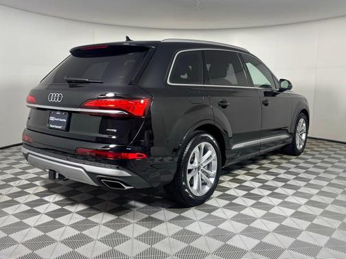 2026 Audi Q7 55 Premium Plus