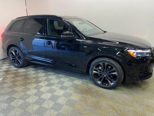 Black Metallic 2026 Audi Q7 55 Prestige