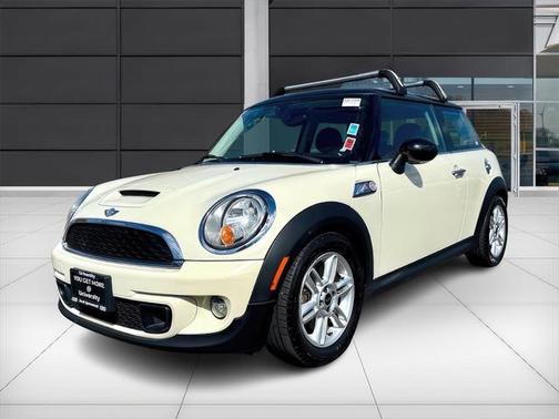 2013 MINI Hardtop Base