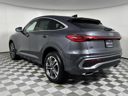 2025 Audi Q5 Premium TFSI quattro S tronic