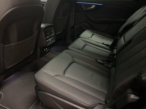 2026 Audi Q7 45 Premium