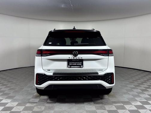 Opal White w/Deep Black Roof 2026 Volkswagen Tiguan 2.0T SE R-Line Black 4MOTION