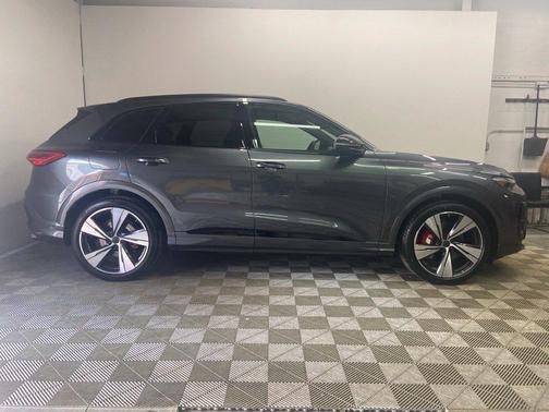 Daytona Gray Pearl Effect 2026 Audi SQ5 3.0T Premium Plus