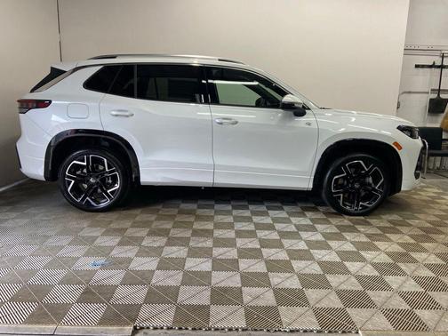 Opal White Pearl 2026 Volkswagen Tiguan 2.0T SEL R-Line 4MOTION
