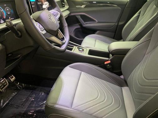 opal white pearl 2026 Volkswagen Tiguan 2.0T SE R-Line Black 4MOTION