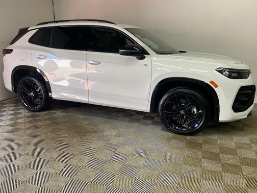 opal white pearl 2026 Volkswagen Tiguan 2.0T SE R-Line Black 4MOTION