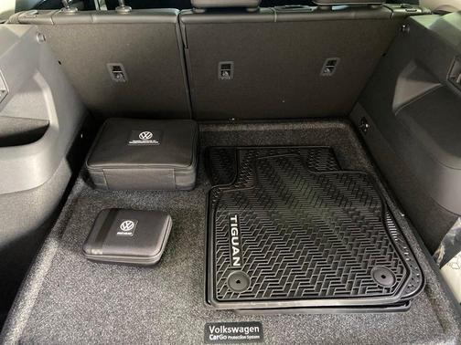 Platinum Gray Metallic 2026 Volkswagen Tiguan 2.0T SE 4MOTION