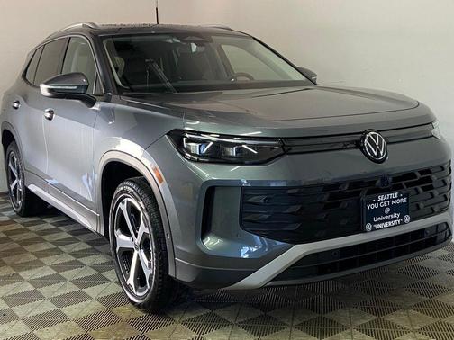 Platinum Gray Metallic 2026 Volkswagen Tiguan 2.0T SE 4MOTION